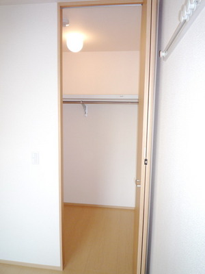 Receipt. Walk-in closet