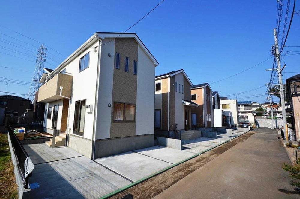 Local appearance photo. Local (11 May 2013) Shooting