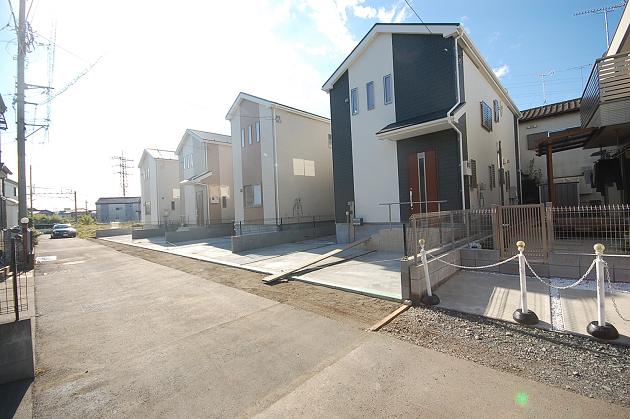 Local appearance photo. Local (11 May 2013) Shooting