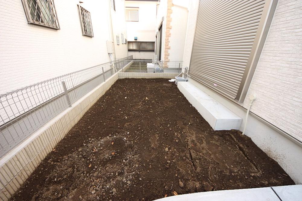 Garden. Local (12 May 2013) Shooting