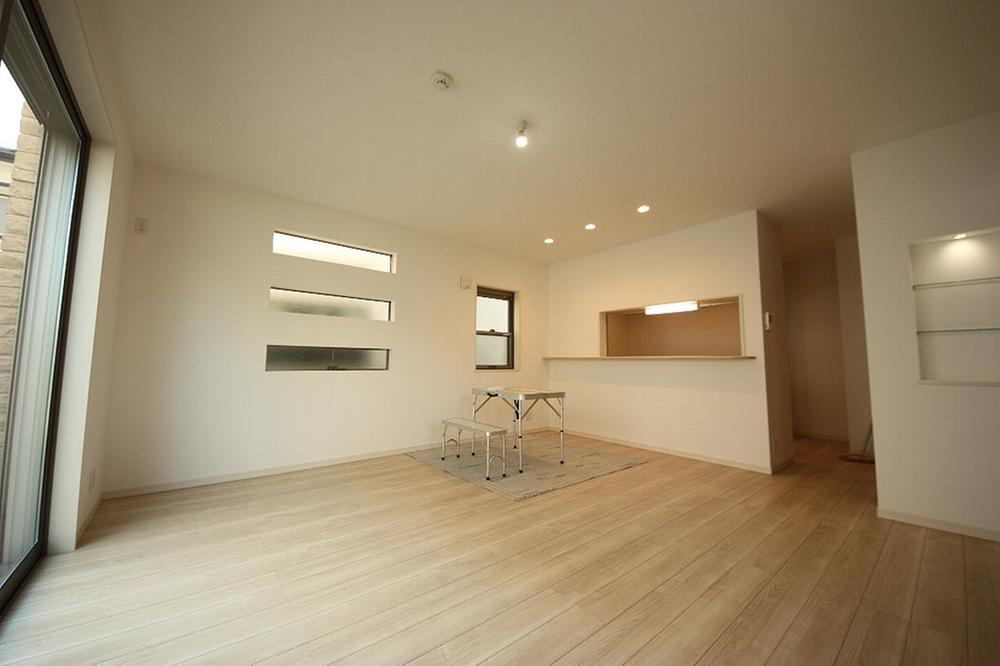 Living. Local (12 May 2013) Shooting 17.3 Pledge of is living. Electric shutter is equipped with. 