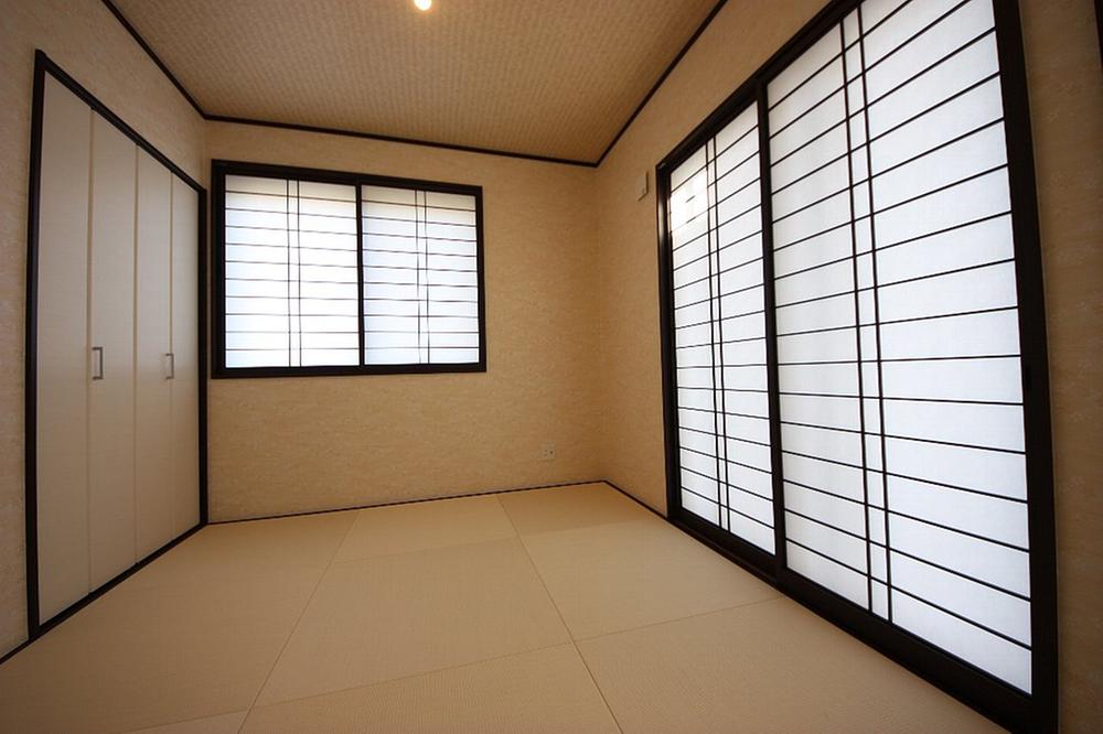 Non-living room. Local (12 May 2013) Shooting 4.5 is the Pledge modern Japanese-style. It is comfortable to relax likely. Here also it is equipped with electric shutter. 