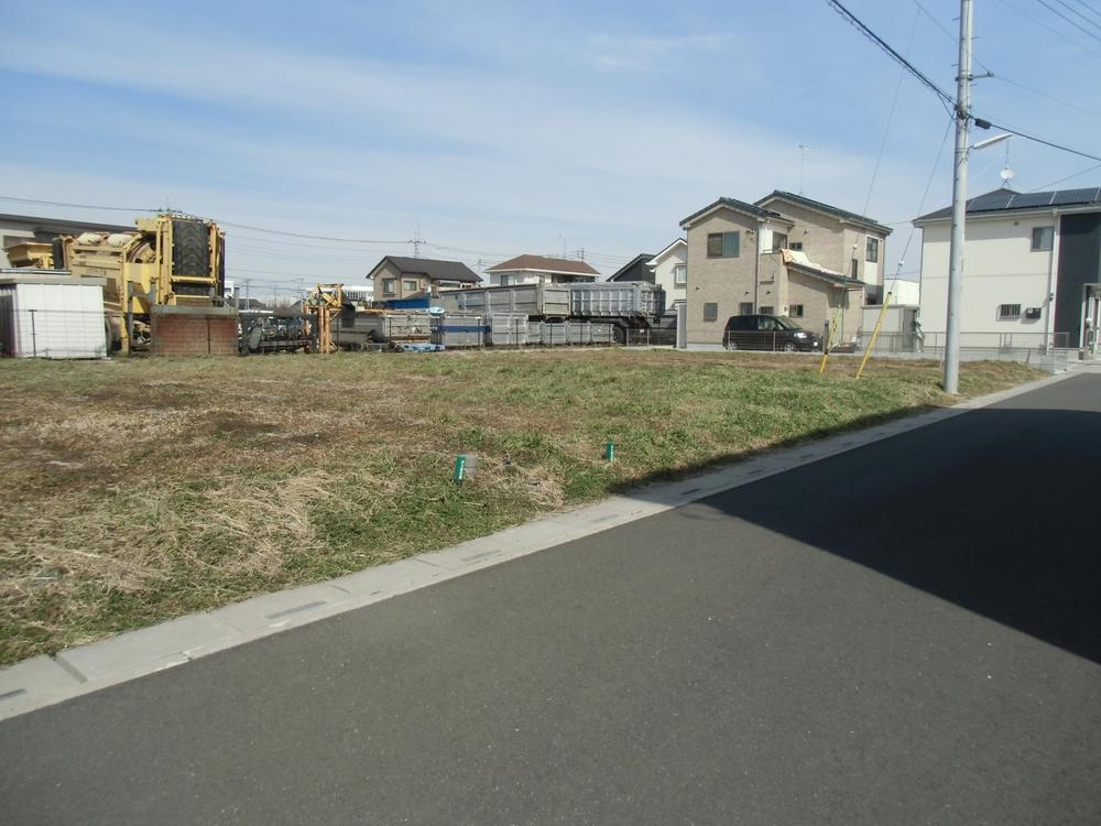 Local photos, including front road. Local (March 2013) Shooting