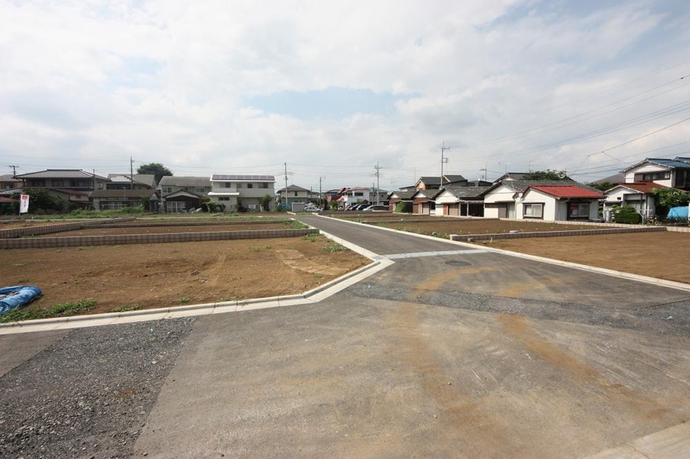 Local photos, including front road. Local (August 2013) Shooting