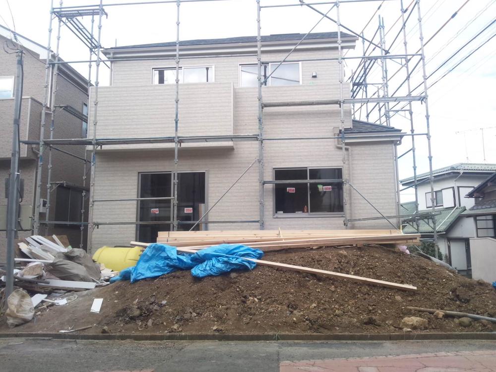 Local appearance photo. Local (12 May 2013) Shooting