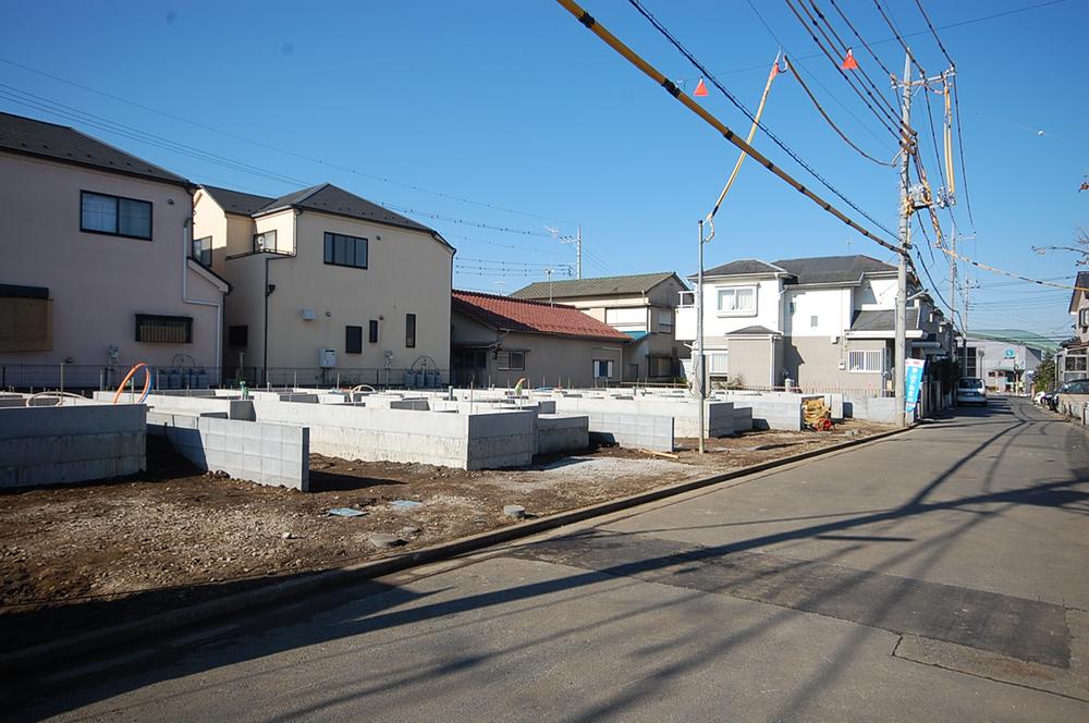 Local photos, including front road. Local (11 May 2013) Shooting