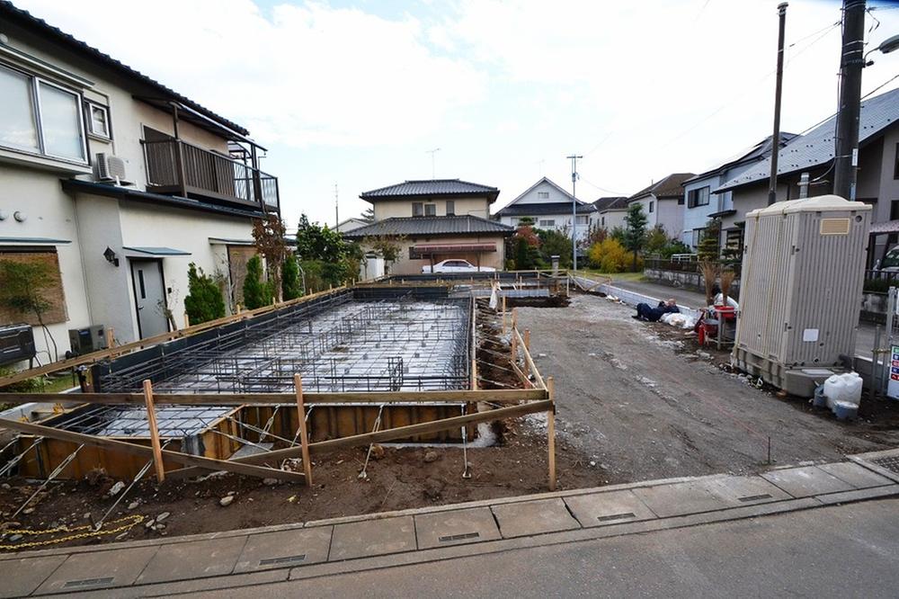 Local photos, including front road. Local (11 May 2013) Shooting