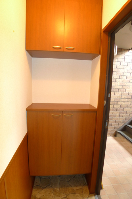 Receipt. With shoe box