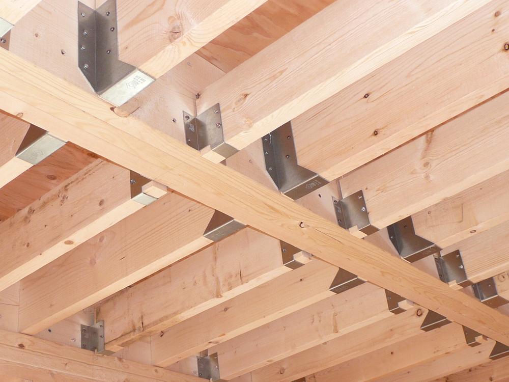 Construction ・ Construction method ・ specification. 2 floor joists, which is fixed by a dedicated hardware