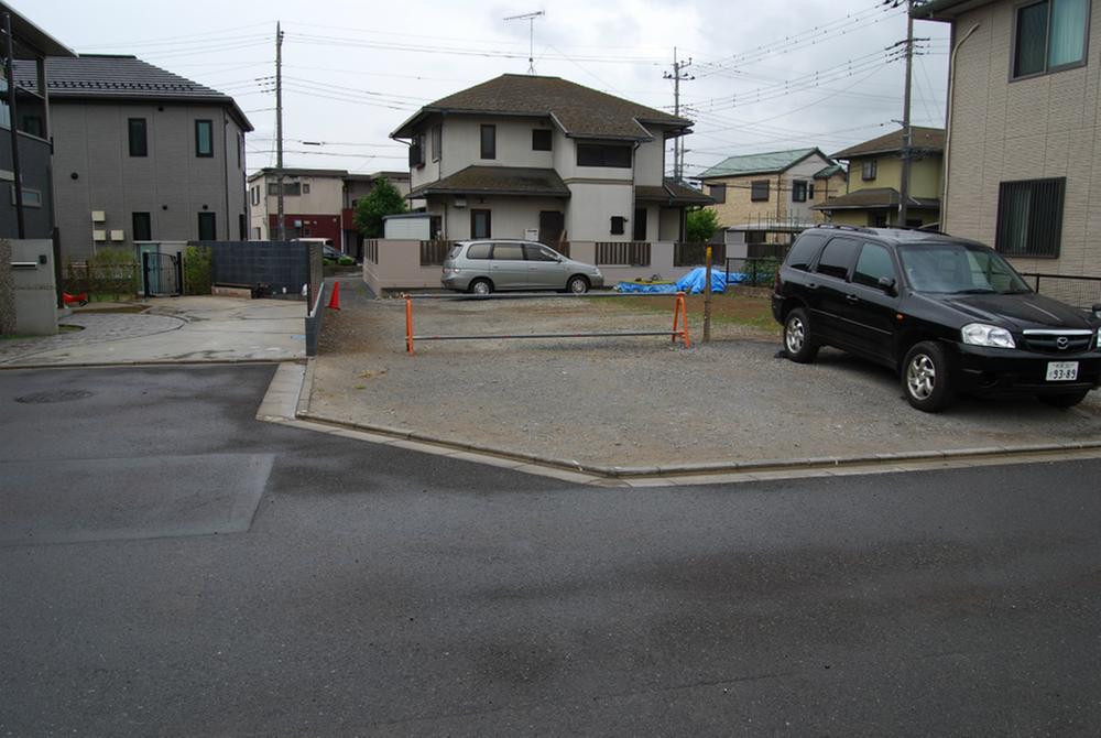 Local photos, including front road. Local (June 2013) Shooting