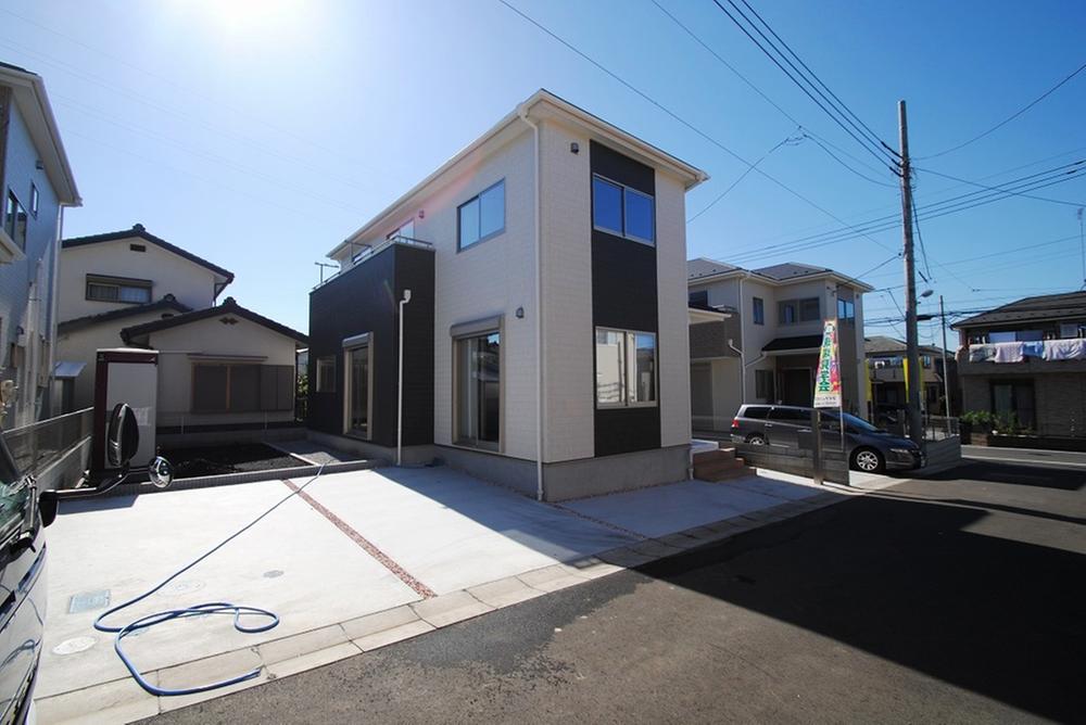 Local photos, including front road. Local (September 2013) Shooting