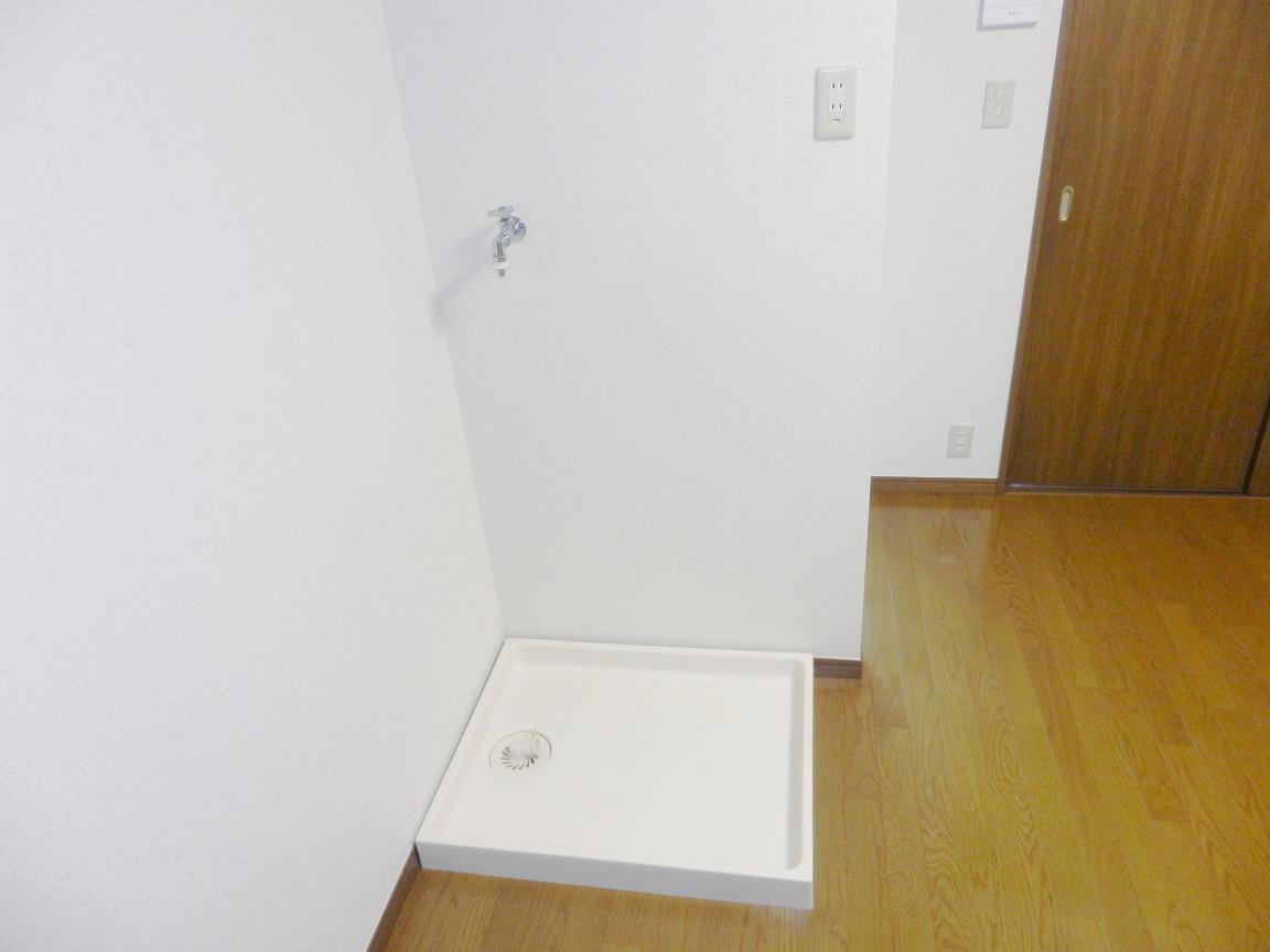 Other. Indoor washing machine Storage