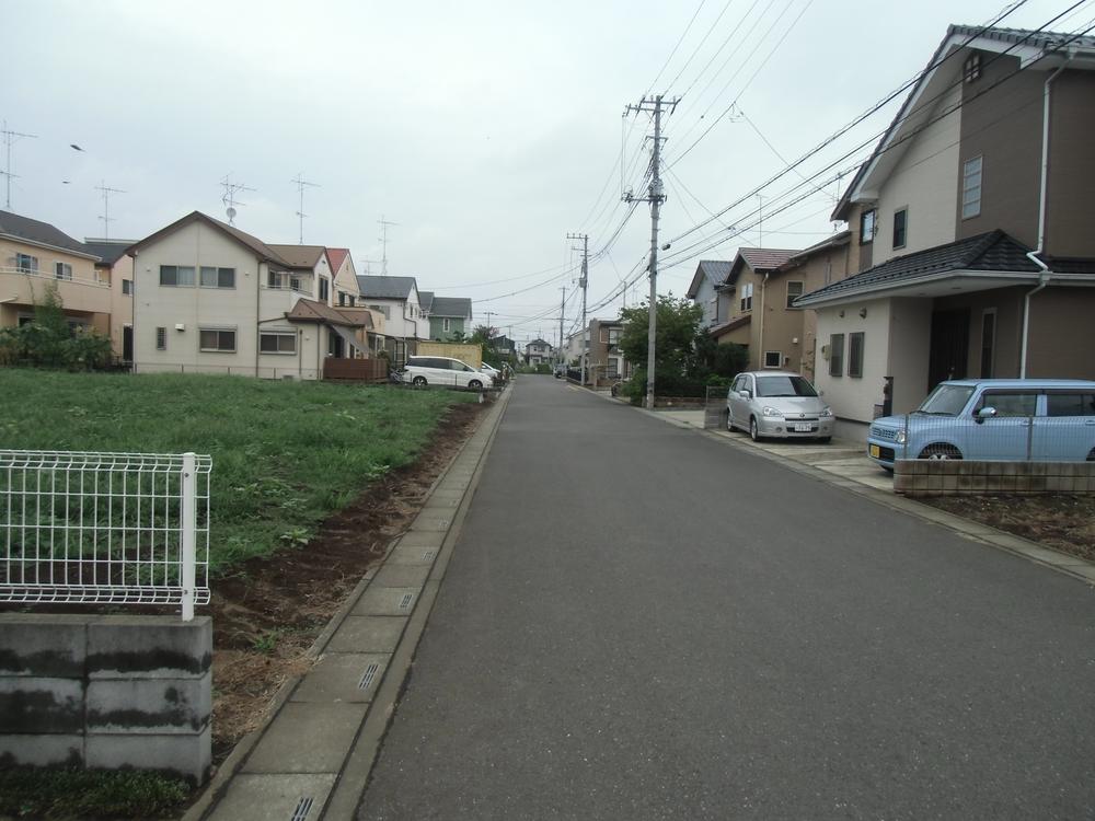 Local photos, including front road. Local (October 2, 0131 years) shooting