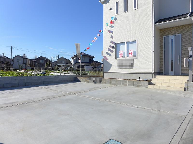 Parking lot. Local (December 16, 2013) Shooting