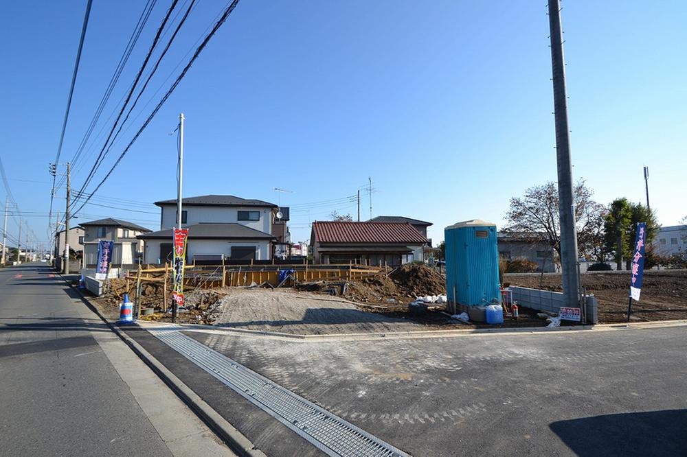 Local photos, including front road. I-1 site (November 2013) Shooting