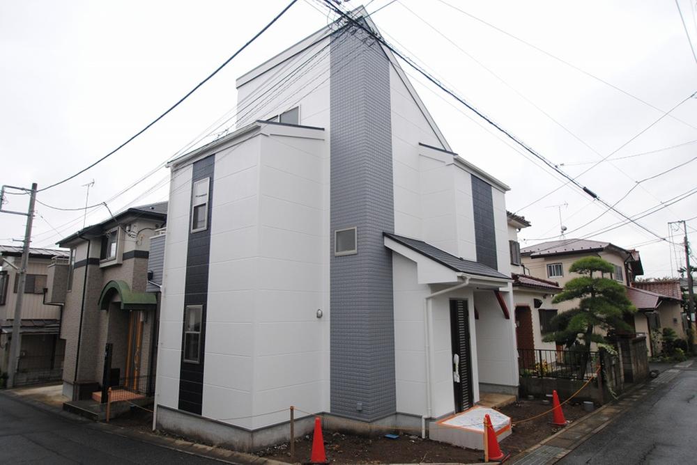 Local appearance photo. Local (10 May 2013) Shooting