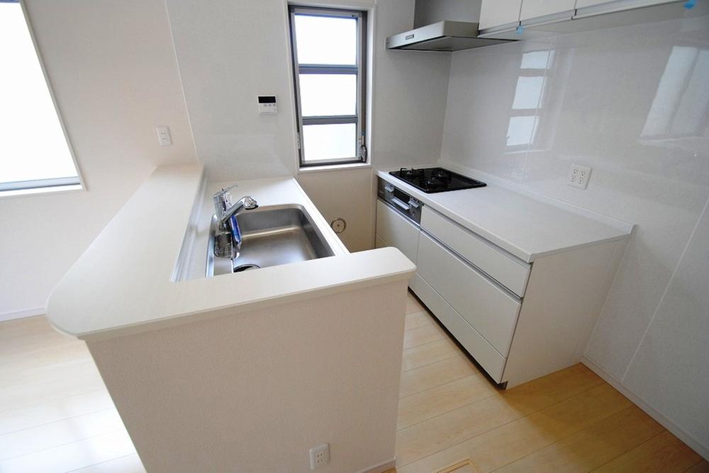 Kitchen. Indoor (10 May 2013) Shooting