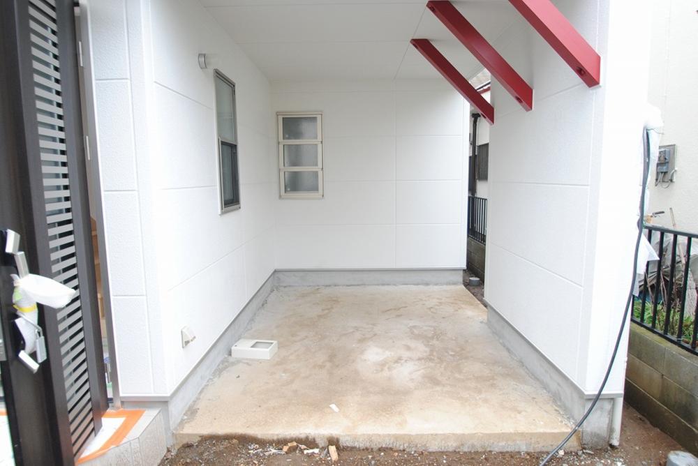 Parking lot. Local (10 May 2013) Shooting