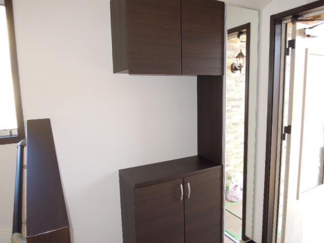 Entrance. Entrance: This is the photo, such as inside storage! 