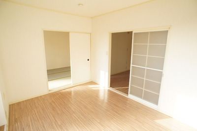 Living and room. Western-style facing the veranda