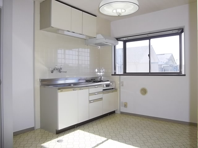 Kitchen. Window there, Bright kitchen