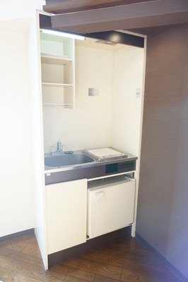 Kitchen. Dishes also clean also easy! IH cooking heater is