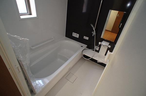 Bathroom. 1 Building