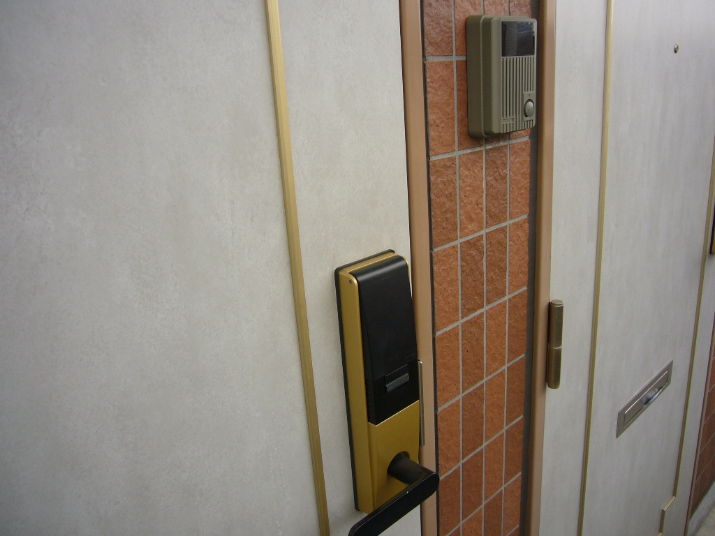 Entrance. Lose not the numeric keypad