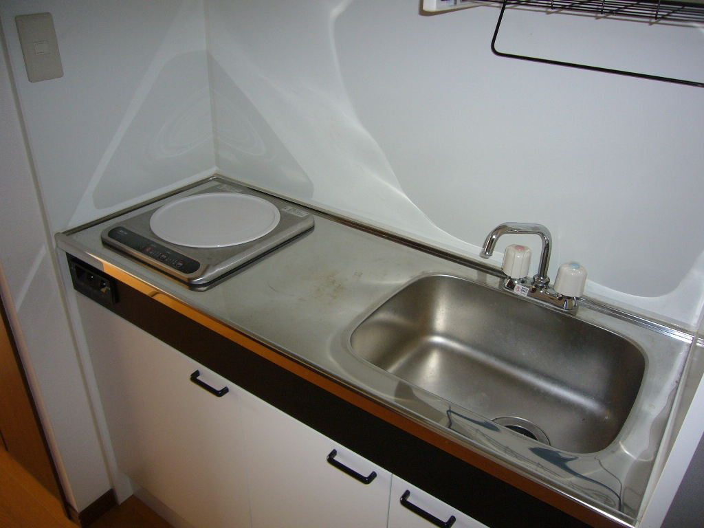 Kitchen. Electric stove