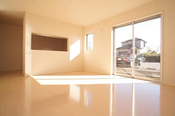 Living. Conversation of your family is lively, Open-minded LDK Indoor (11 May 2013) Shooting