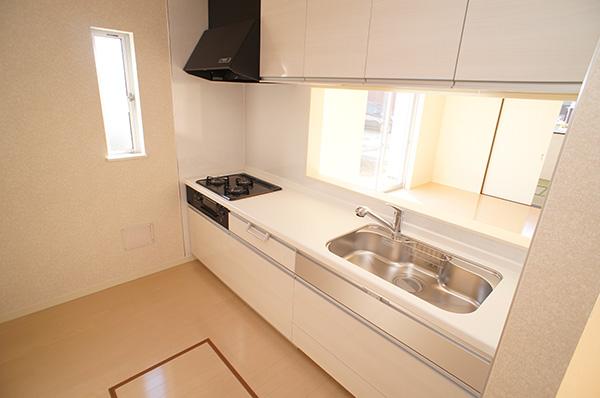 Kitchen. Face-to-face kitchen where you can enjoy a conversation with your family, even while cooking Indoor (11 May 2013) Shooting