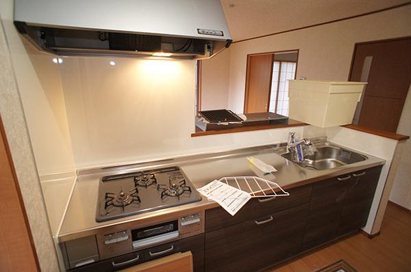 Kitchen. Face-to-face kitchen can feel your family close