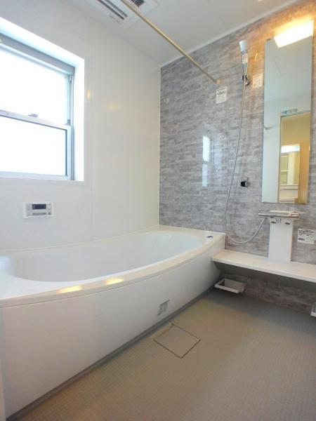 Bathroom. Leisurely bath time in 1 tsubo bathtub! Thermos tub placed in the bath without fired follow even the date of home late! 