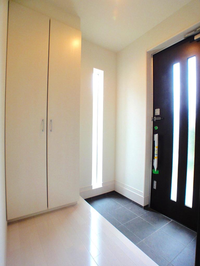 Entrance. There is a convenient large foyer housed in the organizing of shoes! 