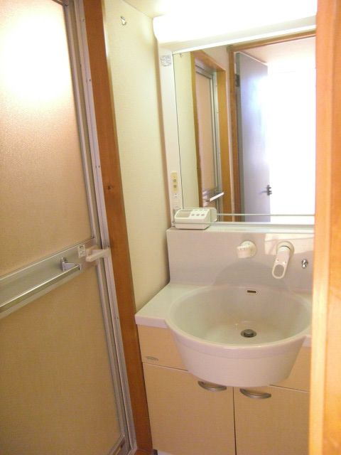 Bath. Stylish shampoo wash basin.