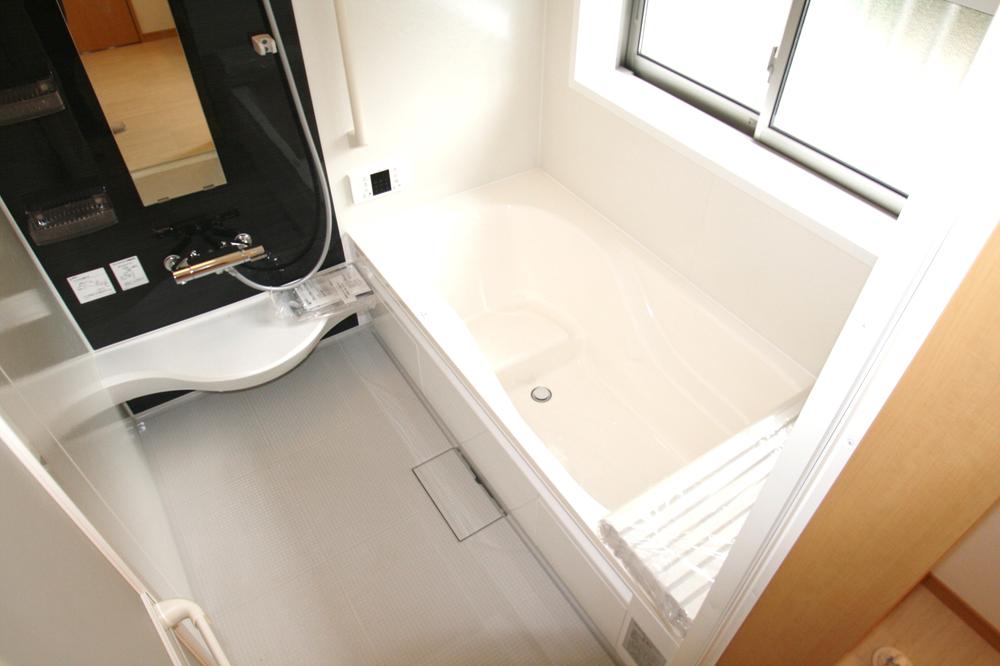 Model house photo. Readjustment land within the spacious grounds 34 square meters 4LDK is 18.5 million yen ~ Seismic grade highest grade of Western-style Tsuzukiai the popular counter kitchen is attractive spacious 20 pledge the same day of your visit Allowed peace of mind