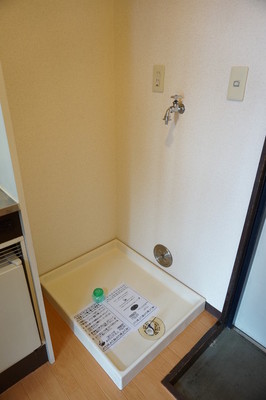 Other Equipment. It is convenient Washing machine in the room and think about the flow line of the housework