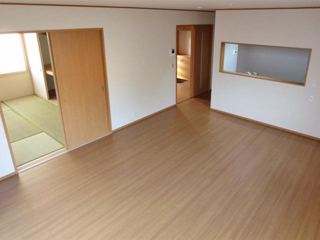 Living. Indoor (11 May 2013) Shooting 1 Building Living with a sense of openness of 16 quires