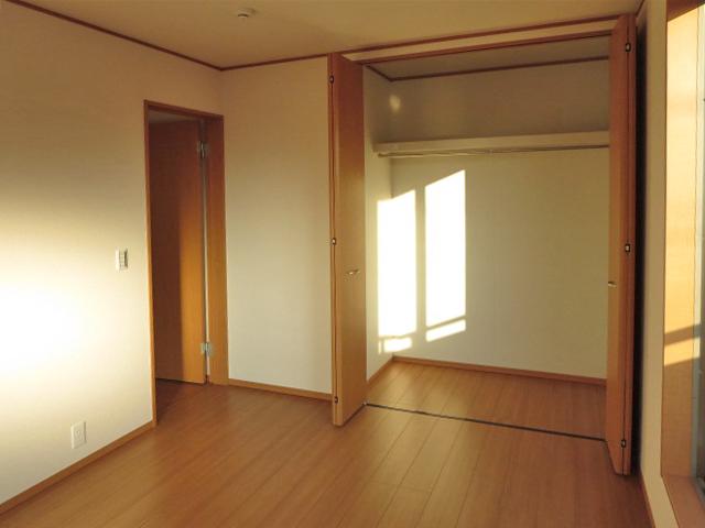 Receipt. Indoor (11 May 2013) Shooting 1 Building closet