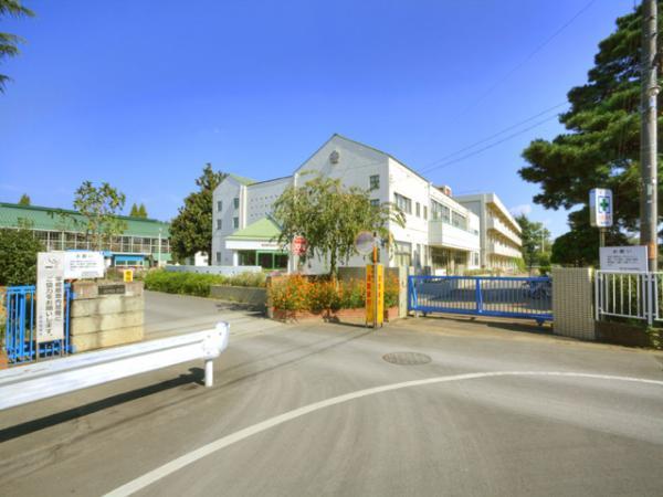 Primary school. Sakuragawa until elementary school 880m