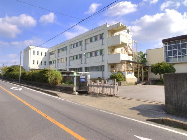 Junior high school. 1900m to Katsushika junior high school