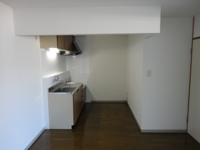 Kitchen. ☆ Gas stove installation Allowed ☆