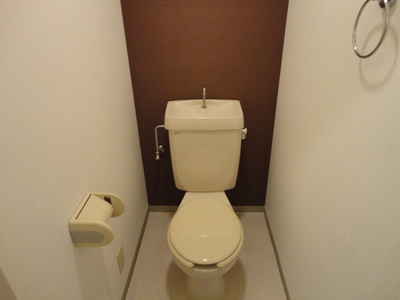 Toilet. ☆ Outlet there ☆ Warm water washing toilet seat installation Allowed ☆