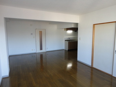 Living and room. ☆ 10.55 Pledge living ☆