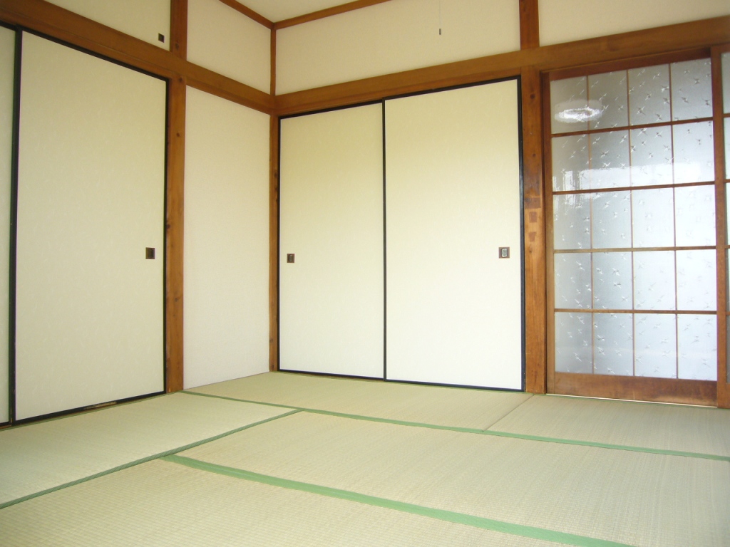 Living and room. Armoire