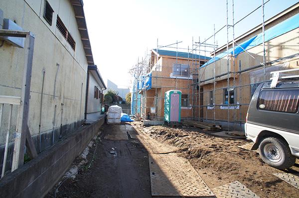 Local photos, including front road. Local (11 May 2013) Shooting