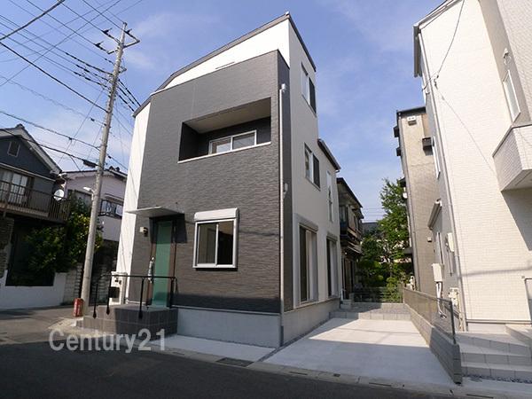 Local appearance photo. 1 Building