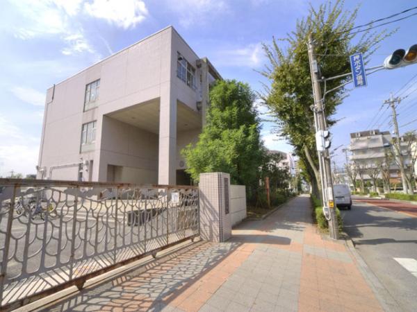 Primary school. 150m up to elementary school Kasukabe elementary school