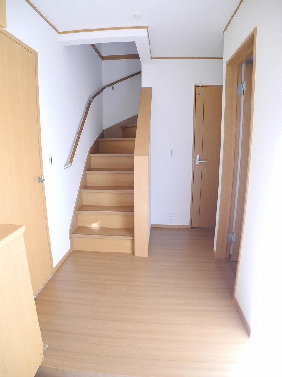 Entrance. Local (11 May 2013) Shooting