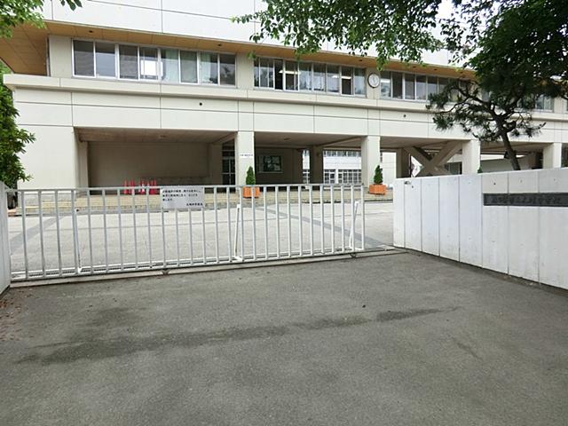 Junior high school. Kasukabe Municipal Omasu until junior high school 1150m